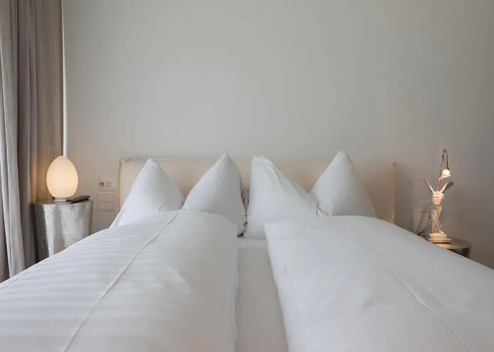 Edelweiss Mountain 04-01 *